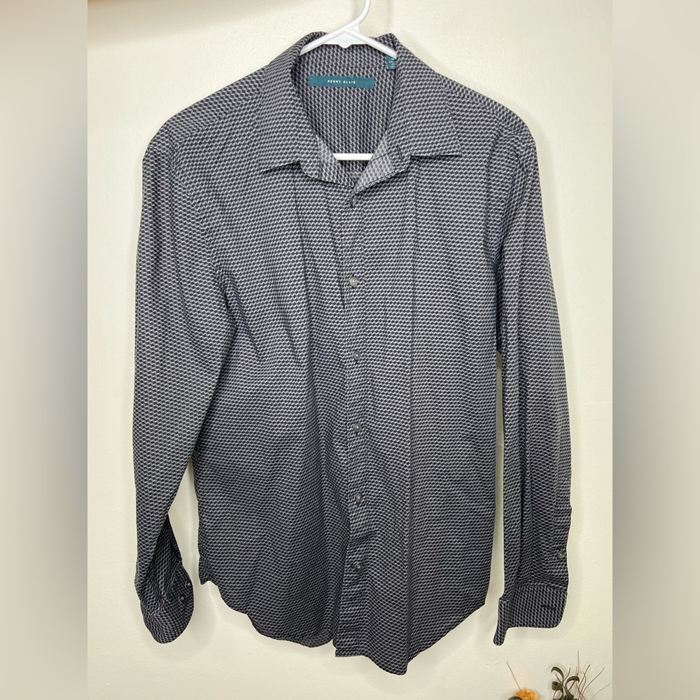 Perry Ellis Long Sleeve Button Up Dress Shirt